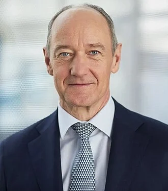 Roland Busch height profile photo