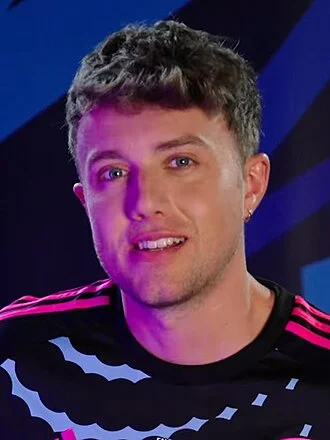 Roman Kemp height profile photo