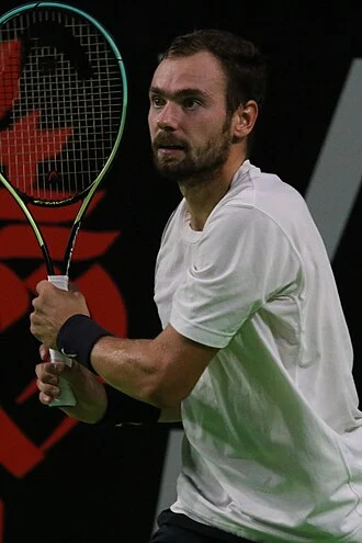 Roman Safiullin height profile photo