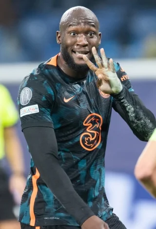 Romelu Lukaku height profile photo
