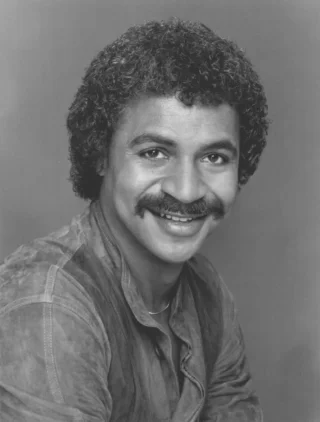 Ron Glass height profile photo