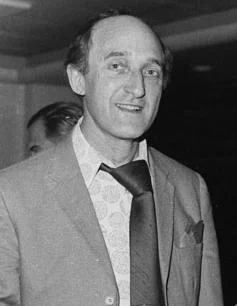 Ron Moody height profile photo