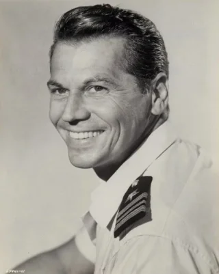 Ron Randell height profile photo