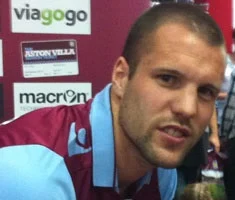 Ron Vlaar height profile photo