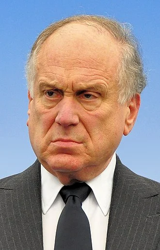 Ronald Lauder height profile photo