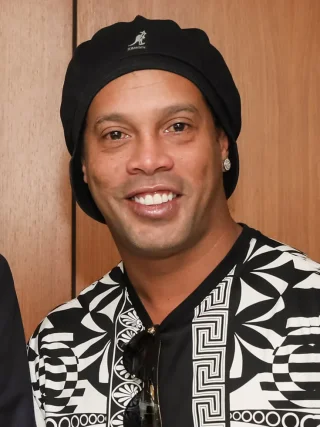 Ronaldinho height profile photo