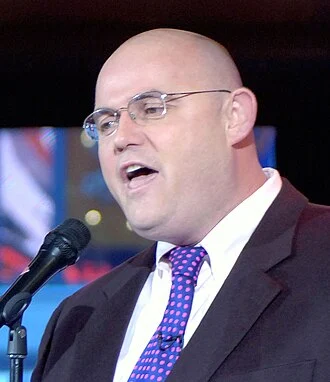Ronan Tynan height profile photo