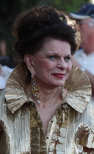 Ronnie Claire Edwards height profile photo