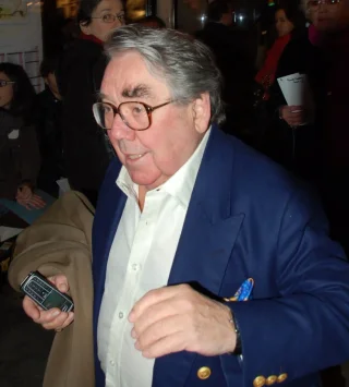 Ronnie Corbett height profile photo