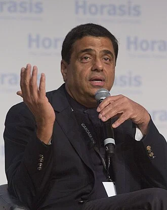 Ronnie Screwvala height profile photo