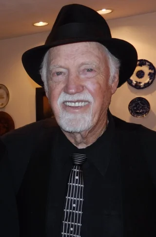 Ronny Cox height profile photo