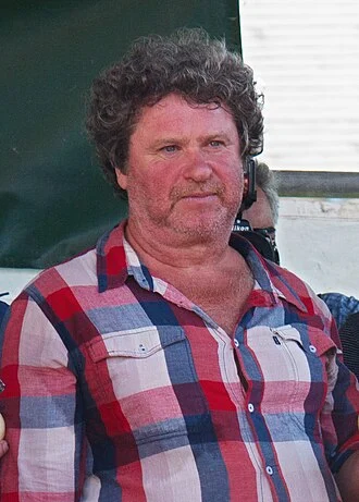 Rory McGrath height profile photo