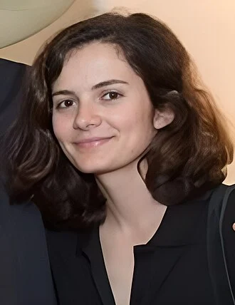 Rose Schlossberg height profile photo