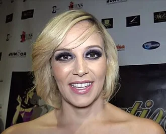Rosie Rivera height profile photo