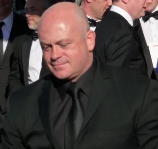 Ross Kemp height profile photo