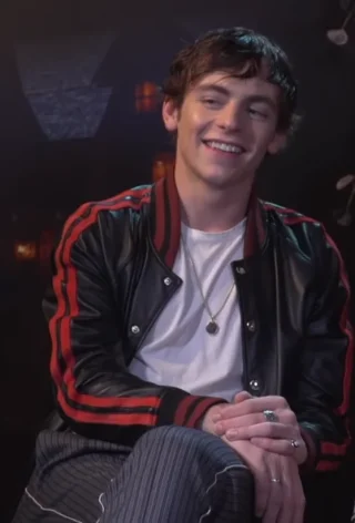 Ross Lynch height profile photo