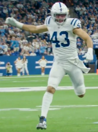 Ross Travis height profile photo