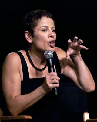 Roxann Dawson height profile photo