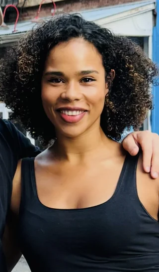 Roxy Sternberg height profile photo