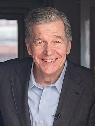 Roy Cooper height profile photo