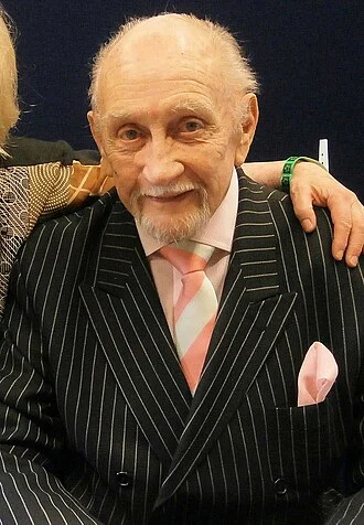 Roy Dotrice height profile photo