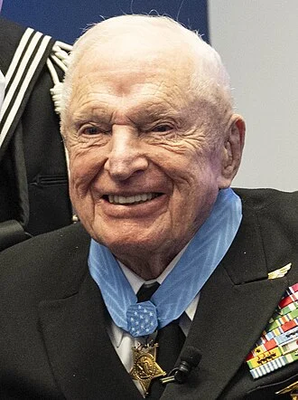 Royce Williams height profile photo