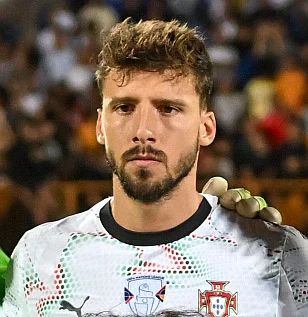 Rúben Dias height profile photo