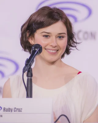 Ruby Cruz height profile photo