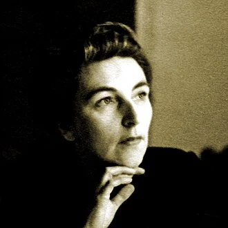 Rumer Godden height profile photo