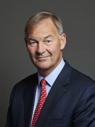 Rupert Lowe height profile photo