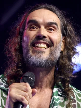 Russell Brand height profile photo