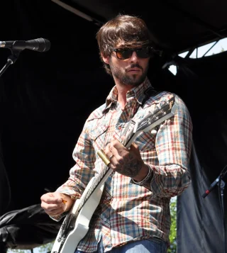 Ryan Bingham height profile photo