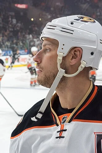 Ryan Getzlaf height profile photo