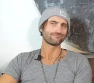 Ryan Hurd height profile photo