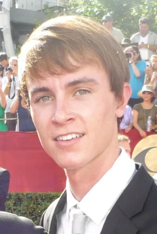 Ryan Kelley height profile photo