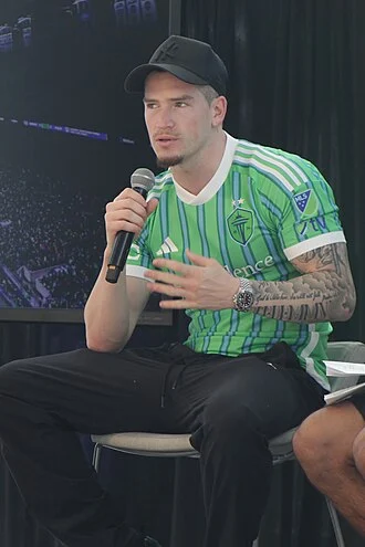 Ryan Kent height profile photo