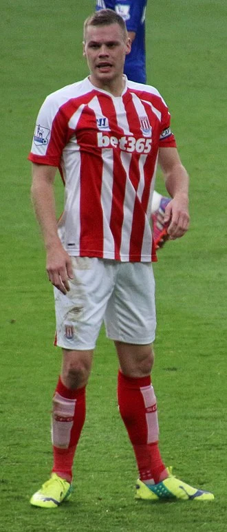 Ryan Shawcross height profile photo