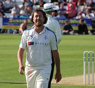 Ryan Sidebottom height profile photo