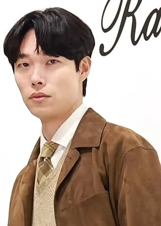 Ryu Jun-yeol height profile photo