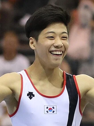 Ryu Sung-hyun height profile photo
