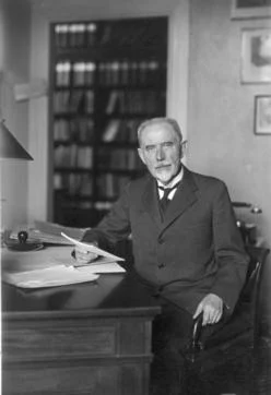S. P. L. Sørensen height profile photo