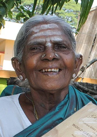 Saalumarada Thimmakka height profile photo