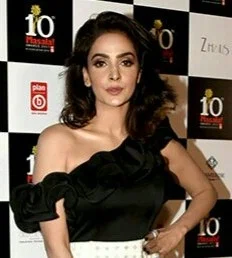 Saba Qamar height profile photo