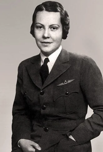 Sabiha Gökçen height profile photo