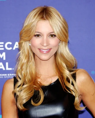 Sabina Gadecki height profile photo