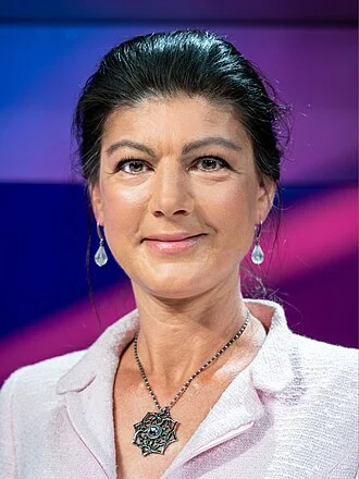 Sahra Wagenknecht height profile photo