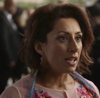 Saira Khan height profile photo