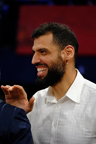 Salah Mejri height profile photo