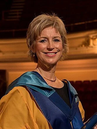 Sally Magnusson height profile photo