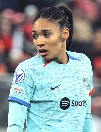 Salma Paralluelo height profile photo